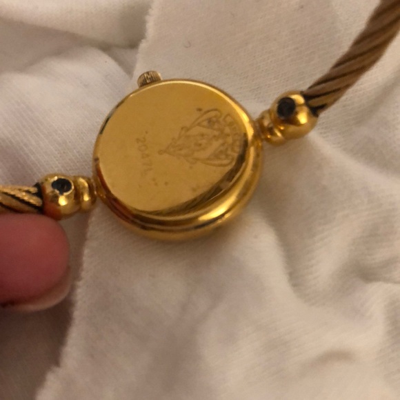Final sale! Vintage Gucci Watch 2047 Gold Bracelet - Picture 3 of 6